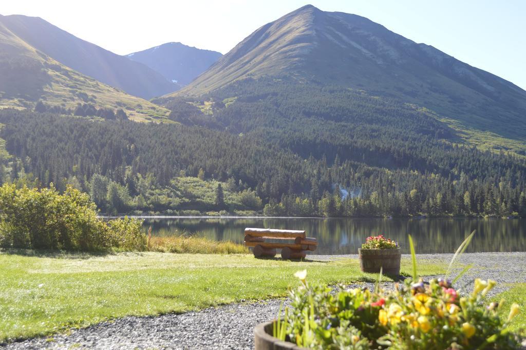 Summit Lake Lodge Exterior foto
